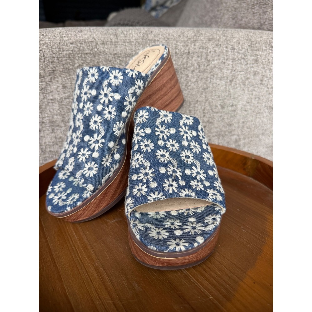 LifeStride Paradise Womens 6W Blue Daisy Floral Embroidered Platform Sandals